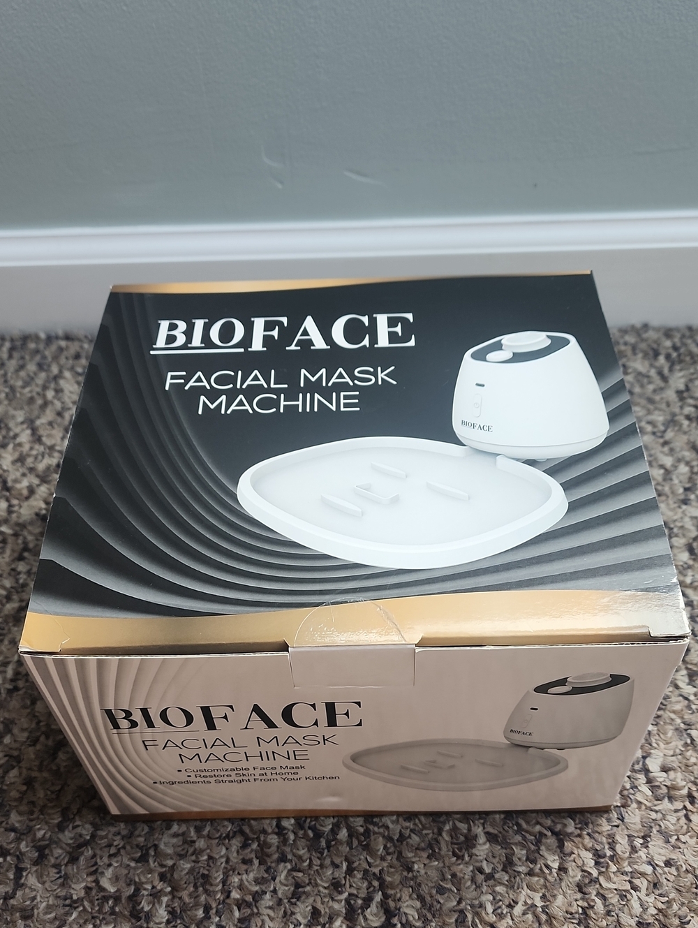White Facial Mask Machine for Women Skincare
